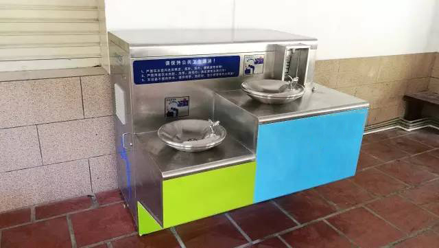 7個(gè)公園廣場(chǎng)投用31臺(tái)直飲水機(jī)